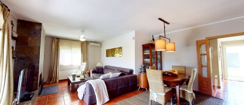 Gîte 4 chambres de 140 m² à El Vendrell (43700)