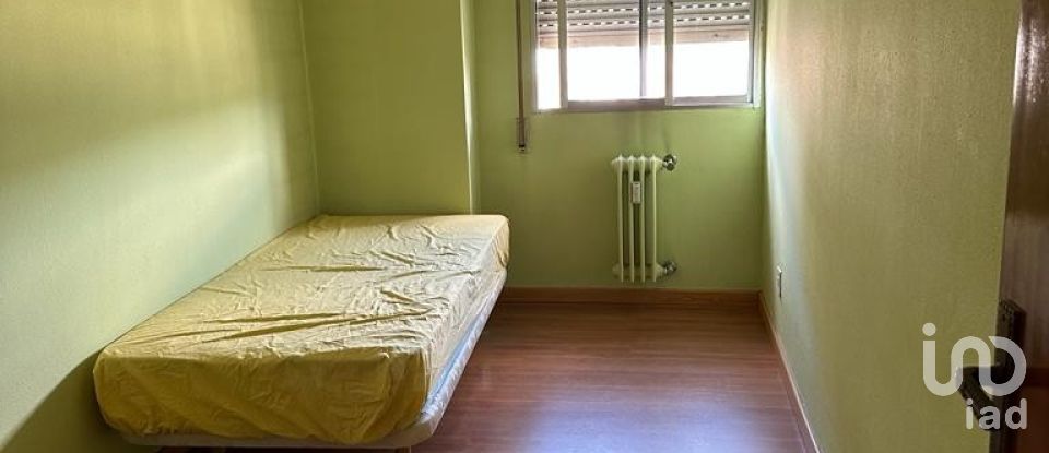 Pis 3 habitacions de 74 m² a Ponferrada (24401)