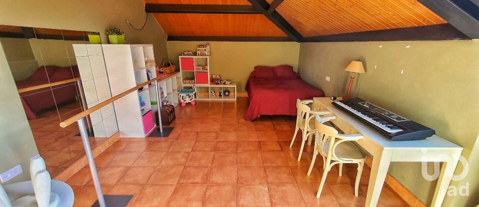 Maison 6 chambres de 382 m² à Villaverde de Abajo (24890)