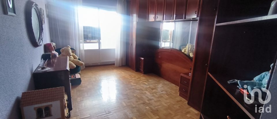 Apartment 3 bedrooms of 118 m² in Villaquilambre (24193)