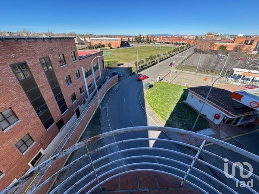 Appartement 3 chambres de 99 m² à León (24009)