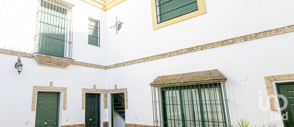 Pis 3 habitacions de 141 m² a Carmona (41410)