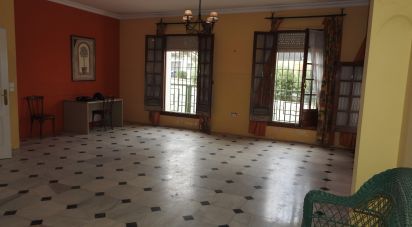 Casa 7 habitaciones de 172 m² en Carmona (41410)