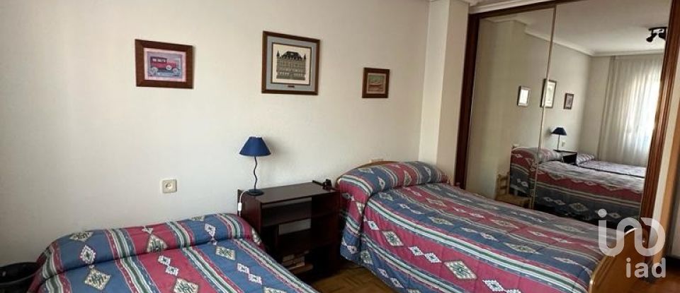 Surface diverse 3 chambres de 100 m² à Trobajo del Camino (24010)