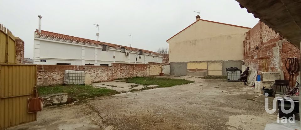 Land of 329 m² in Meco (28880)