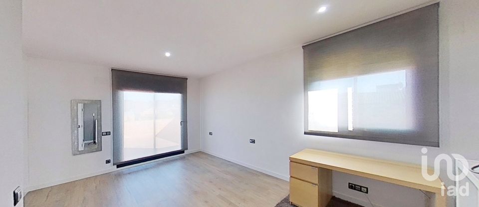 Casa 4 habitaciones de 270 m² en Abrera (08630)