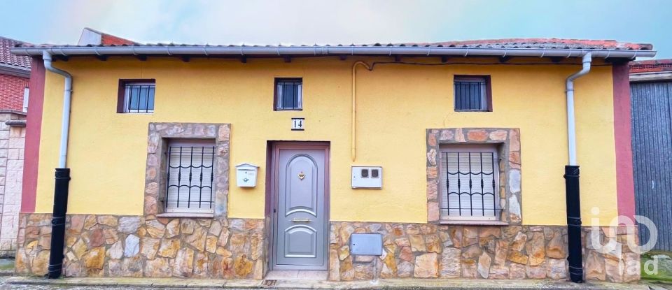 Casa 3 habitacions de 190 m² a Laguna de Negrillos (24234)