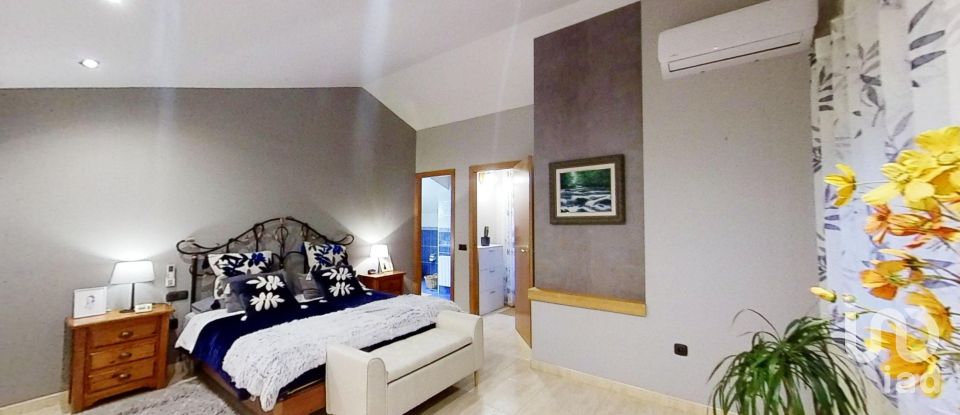 Gîte 3 chambres de 145 m² à El Vendrell (43700)