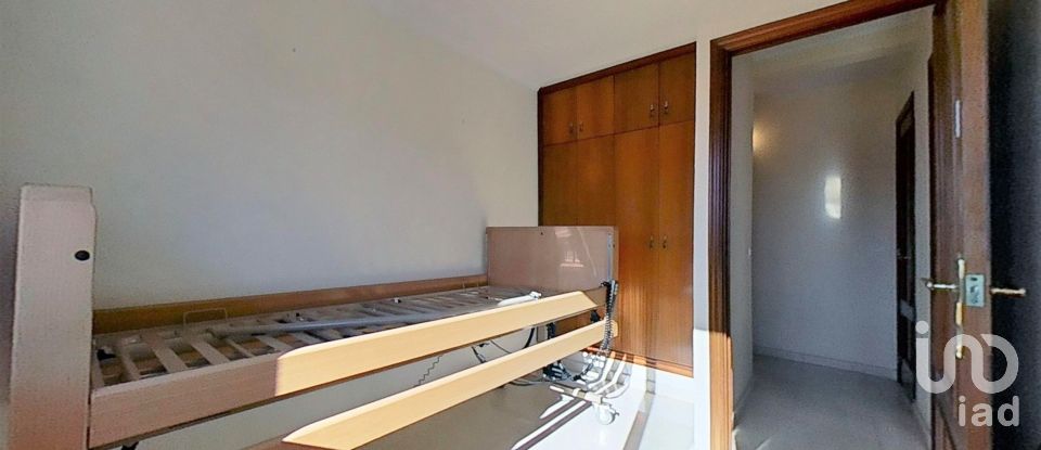 Pis 4 habitacions de 127 m² a Ferran (43100)