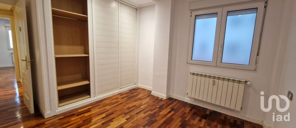 Piso 3 habitaciones de 97 m² en Gijón (33202)