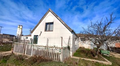 Casa 3 habitaciones de 637 m² en Riego de la Vega (24794)