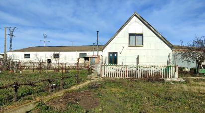 House 3 bedrooms of 637 m² in Riego de la Vega (24794)