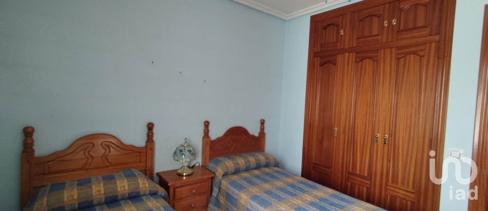 Casa 2 habitacions de 180 m² a Villamayor (37185)
