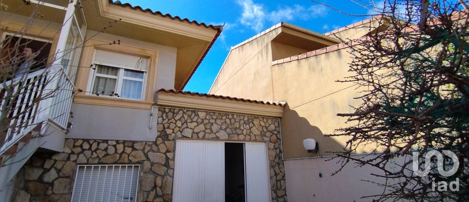 Casa 2 habitacions de 180 m² a Villamayor (37185)