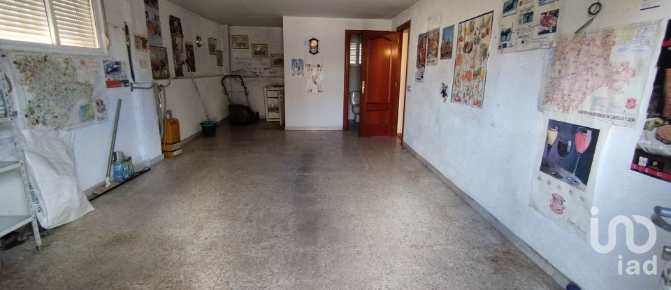 Casa 2 habitaciones de 180 m² en Villamayor (37185)