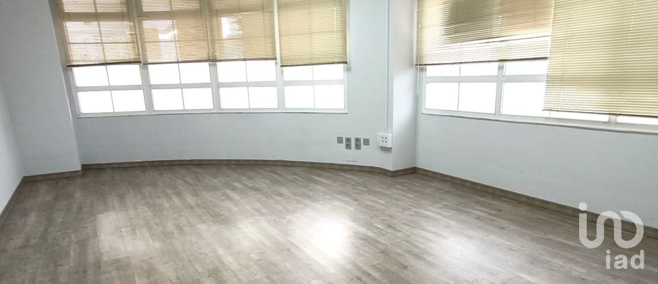 Oficinas de 210 m² en León (24008)