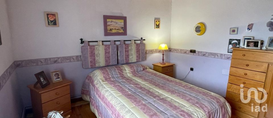 Casa 6 habitacions de 356 m² a Villamarco (24345)