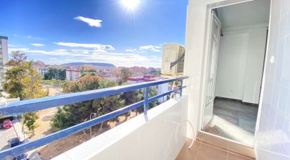 Pis 3 habitacions de 76 m² a Alicante/Alacant (03010)