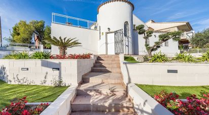 Cottage 4 bedrooms of 234 m² in Cambrils (43850)
