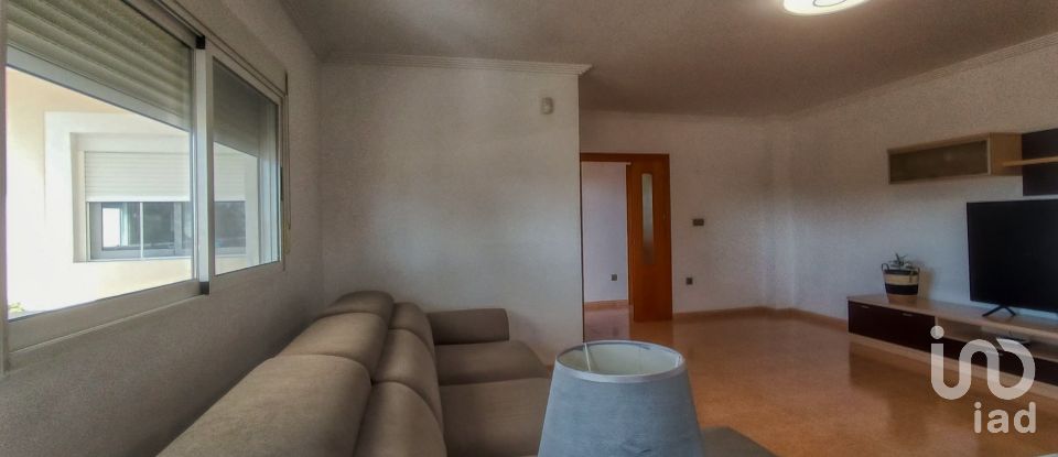 Xalet 4 habitacions de 196 m² a Alicante/Alacant (03112)