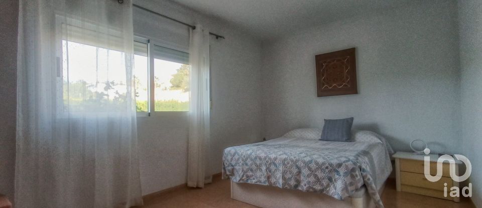 Xalet 4 habitacions de 196 m² a Alicante/Alacant (03112)