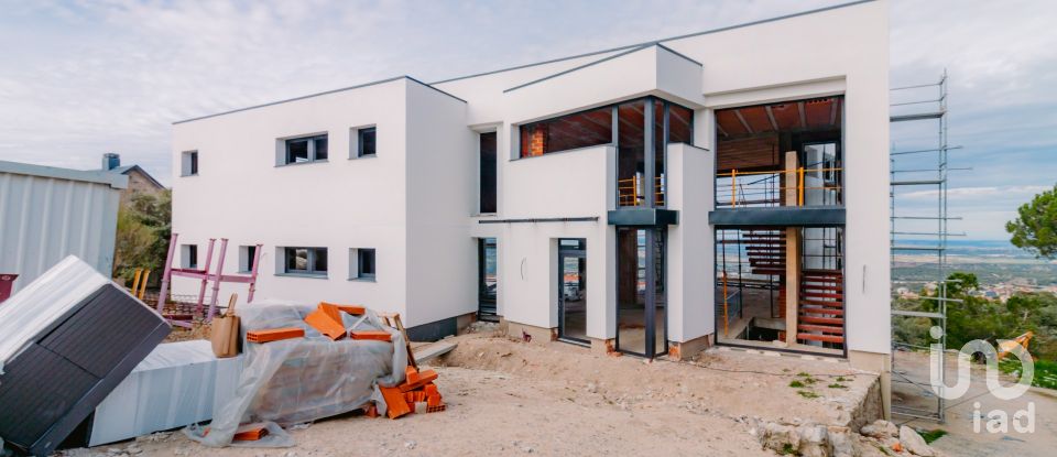 Lodge 4 bedrooms of 520 m² in Los Angeles de San Rafael (40424)