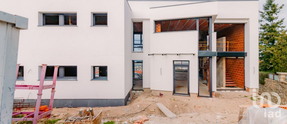 Lodge 4 bedrooms of 520 m² in Los Angeles de San Rafael (40424)