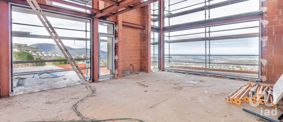 Lodge 4 bedrooms of 520 m² in Los Angeles de San Rafael (40424)