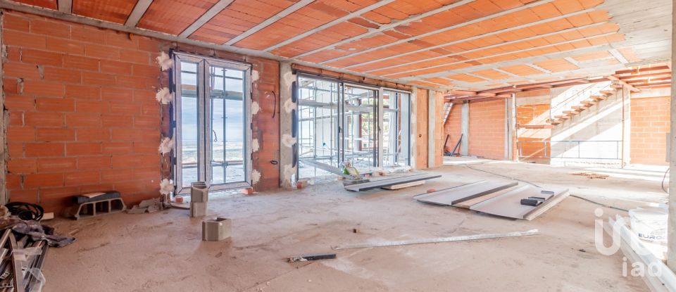 Lodge 4 bedrooms of 520 m² in Los Angeles de San Rafael (40424)