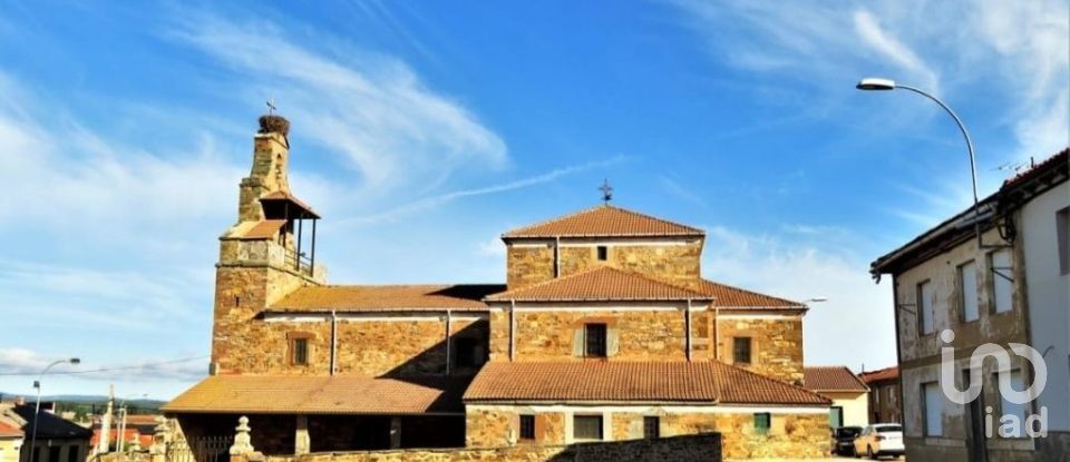 Casa 2 habitacions de 545 m² a San Roman de La Vega (24710)