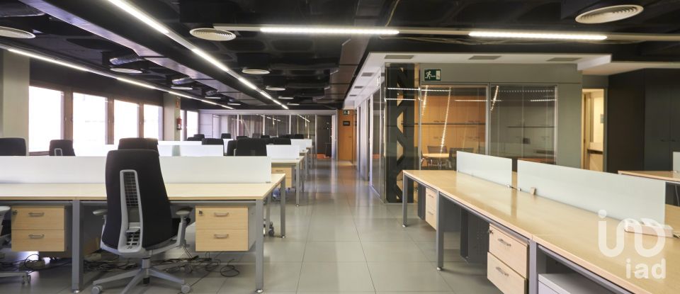 Offices of 358 m² in Barcelona (08006)
