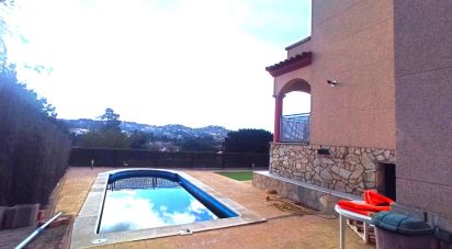 Lodge 4 bedrooms of 179 m² in Vidreres (17411)