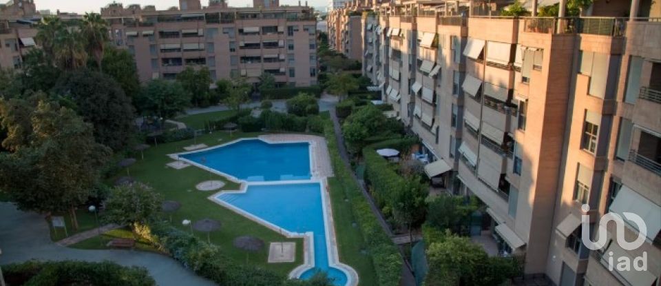 Piso 4 habitaciones de 320 m² en Valencia (46015)