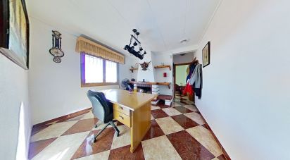 Casa 4 habitacions de 301 m² a Crevillent (03330)