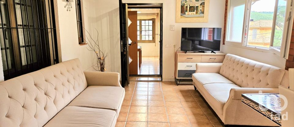 Casa 4 habitacions de 272 m² a Vallirana (08759)