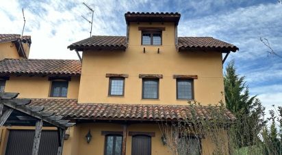 Casa 3 habitaciones de 180 m² en San Miguel del Camino (24391)