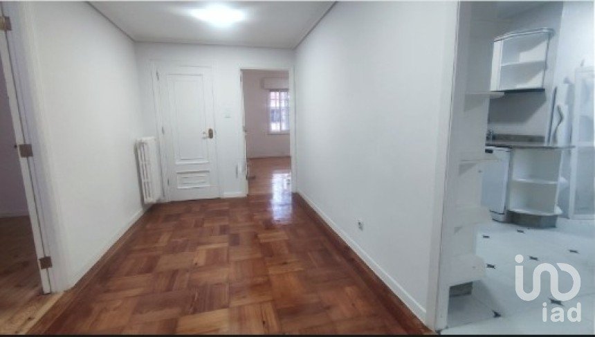 Pis 4 habitacions de 136 m² a Vigo (36204)