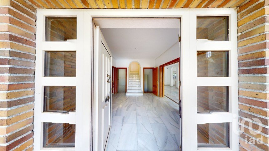 Lodge 5 bedrooms of 401 m² in Urbanización Valdelagua (28750)