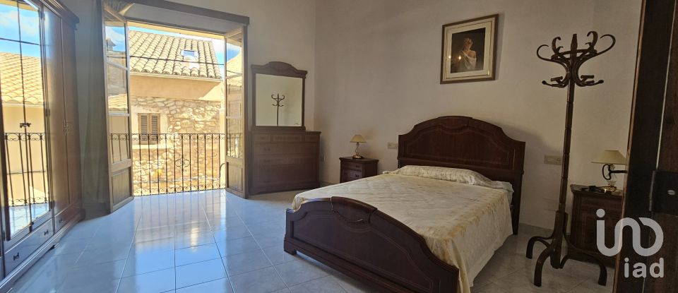 Lodge 3 bedrooms of 395 m² in Binissalem (07350)
