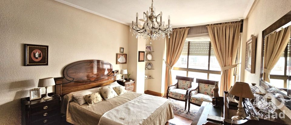 Apartment 4 bedrooms of 167 m² in León (24002)