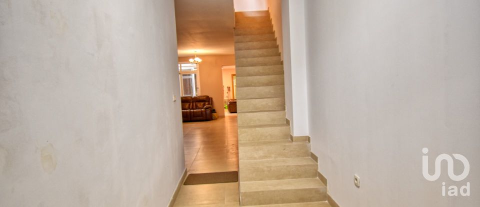 Town house 6 bedrooms of 214 m² in Oliva (46780)