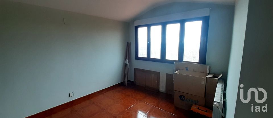Casa 4 habitaciones de 275 m² en Saludes de Castroponce (24796)