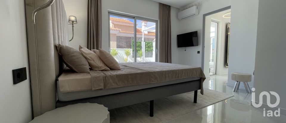 Maison 4 chambres de 400 m² à Adeje Casco (38670)