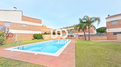 Casa 4 habitaciones de 220 m² en Calafell (43820)