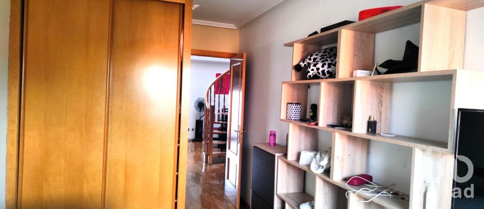Appartement 2 chambres de 100 m² à Navatejera (24193)