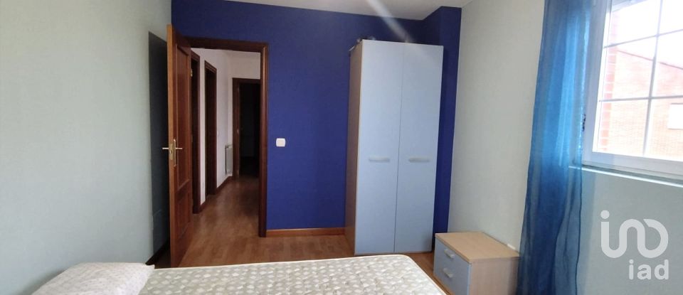 Casa 3 habitaciones de 146 m² en Onzonilla (24231)