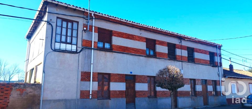 Maison 4 chambres de 330 m² à Campo y Santibañez (24610)