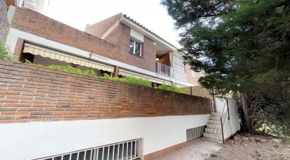 Casa 4 habitacions de 446 m² a Sabadell (08201)