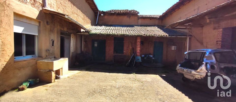 Maison 2 chambres de 724 m² à Estebanez de La Calzada (24288)