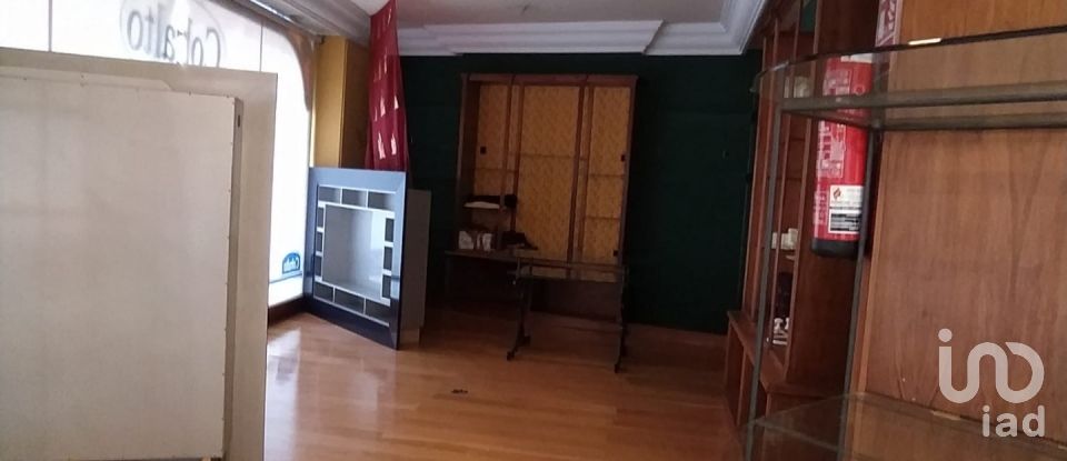 Shop / premises commercial of 380 m² in Benavente (49600)
